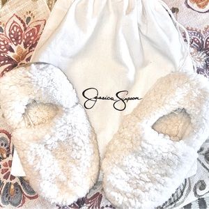 Jessica Simpson Women’s White Embellished Slippers